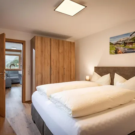 Daire Theresa Fügen