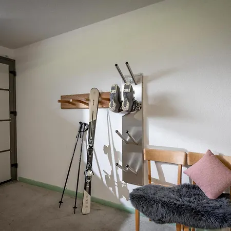 Theresa アパート フューゲン